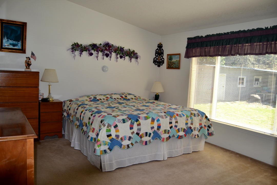 3320 Riverbanks Road Grants Pass, OR 97527 - Photo 15 of 35 DSC_9684
