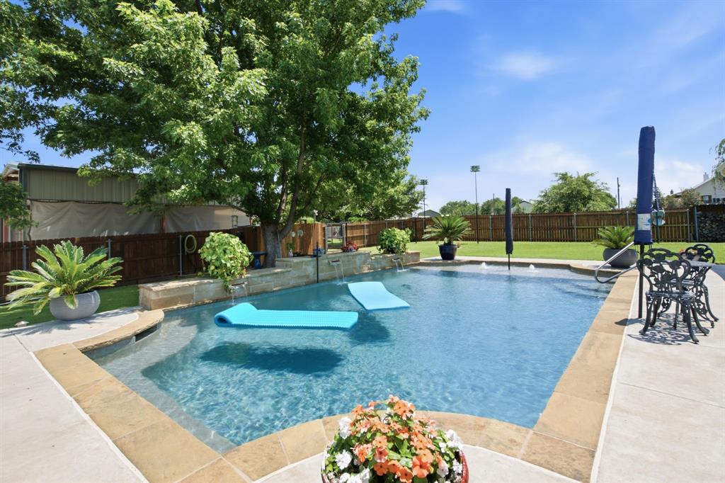 550 Christenberry Road Springtown, TX 76082 - Photo 27 of 36
