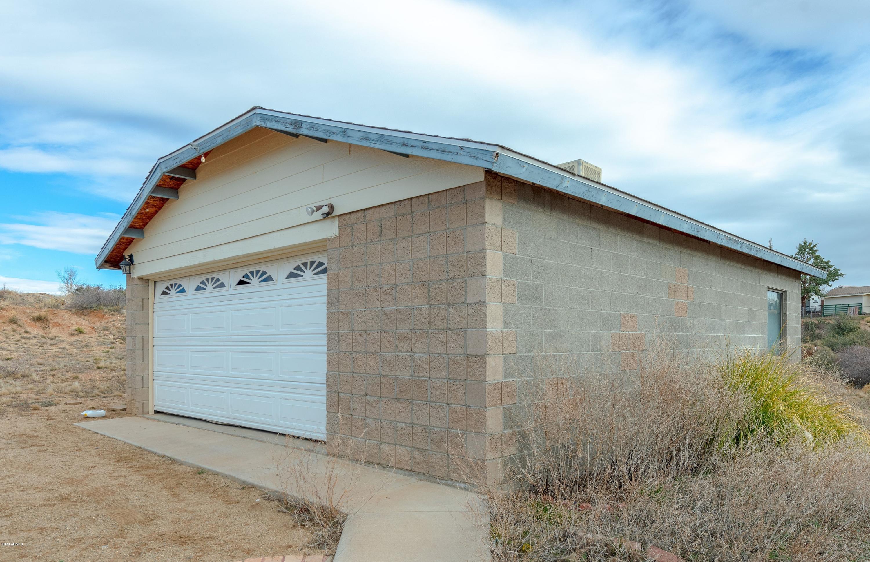 12545 Windmill Road Skull Valley, AZ 86338 - Photo 23 of 38 023_Detached Garage
