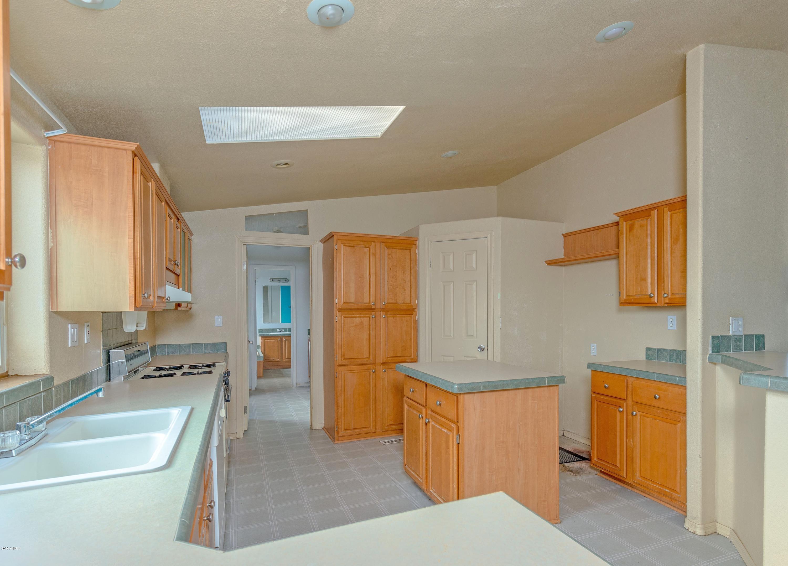 12545 Windmill Road Skull Valley, AZ 86338 - Photo 5 of 38 005_Kitchen