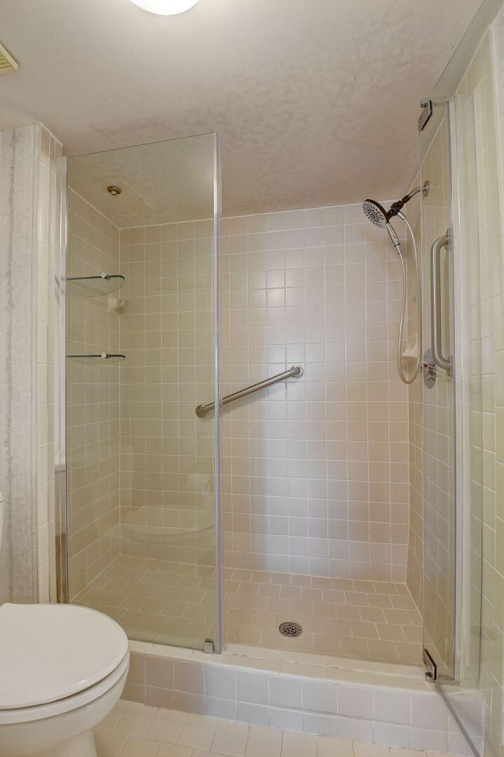 9111 Tracy Court, Unit 4 Boca Raton, FL 33496 - Photo 19 of 47 Master Bathroom