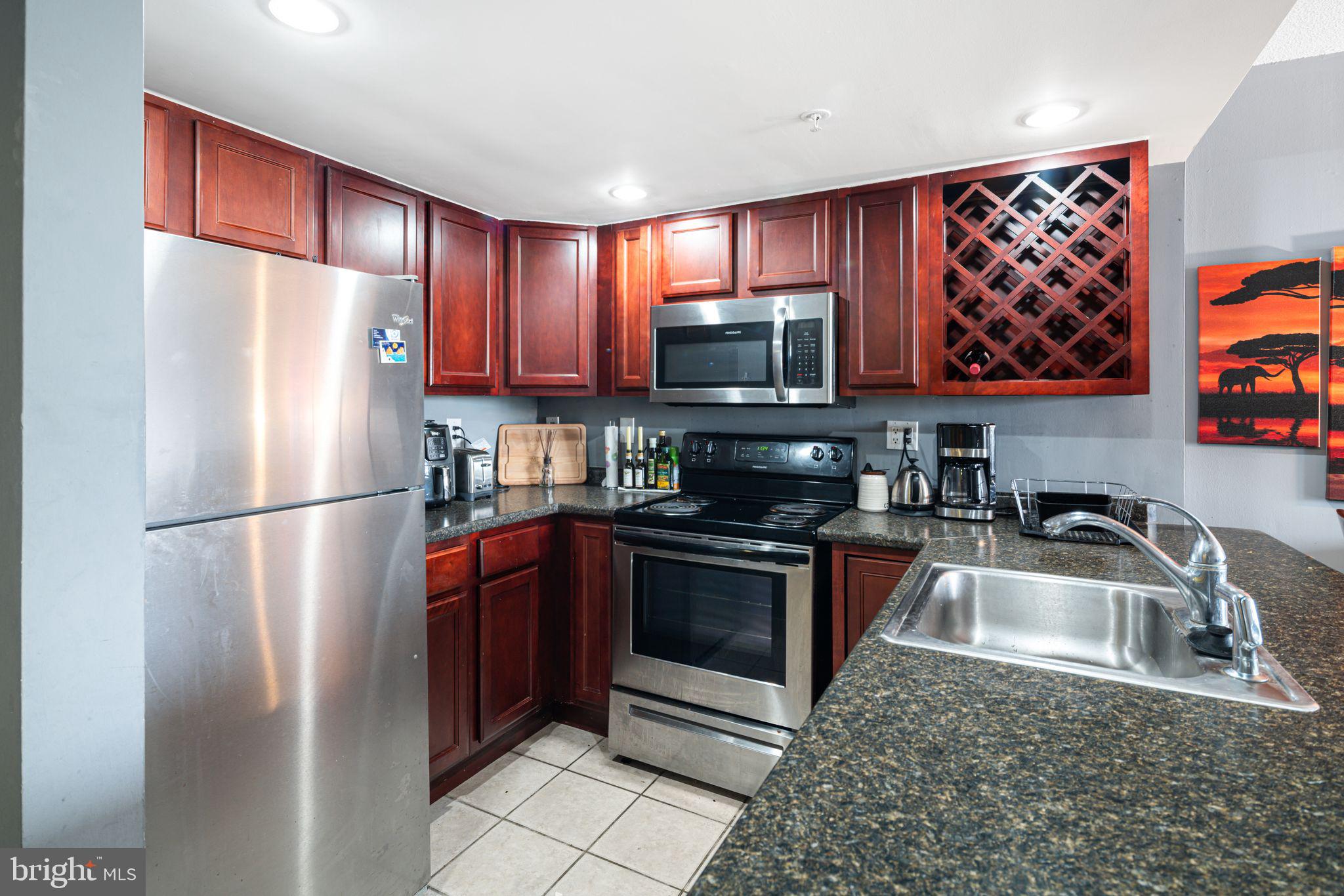 2001 Hamilton Street, Unit 1121 Philadelphia, PA 19130 - Photo 1 of 11