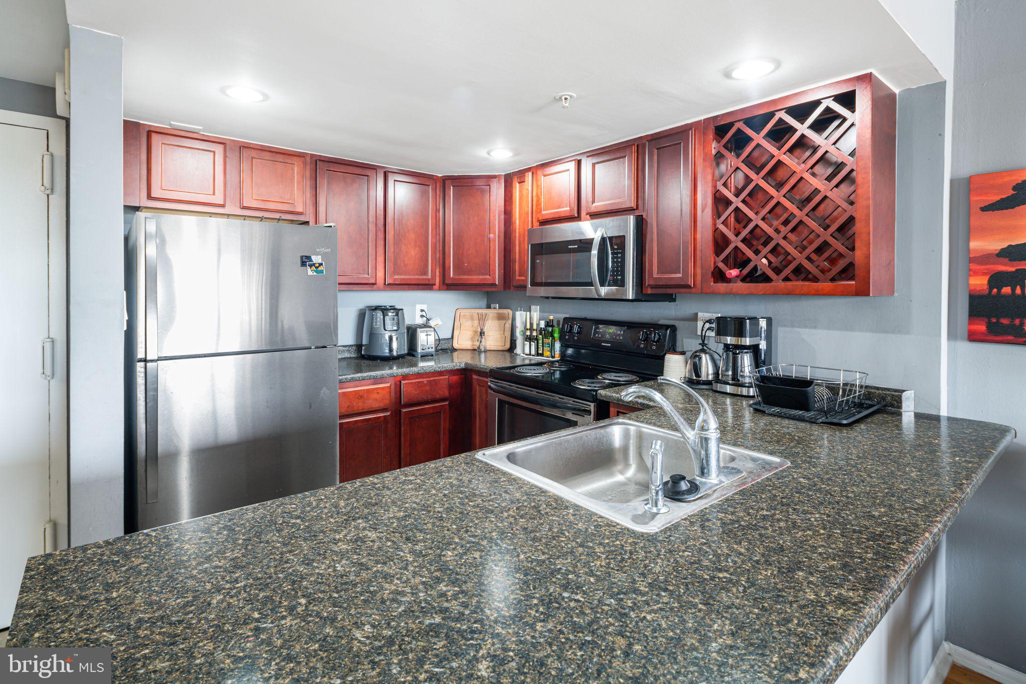 2001 Hamilton Street, Unit 1121 Philadelphia, PA 19130 - Photo 3 of 11