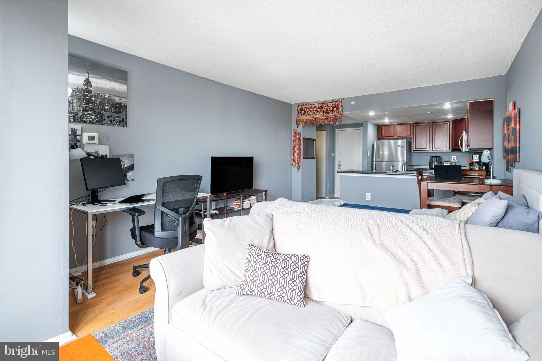 2001 Hamilton Street, Unit 1121 Philadelphia, PA 19130 - Photo 5 of 11