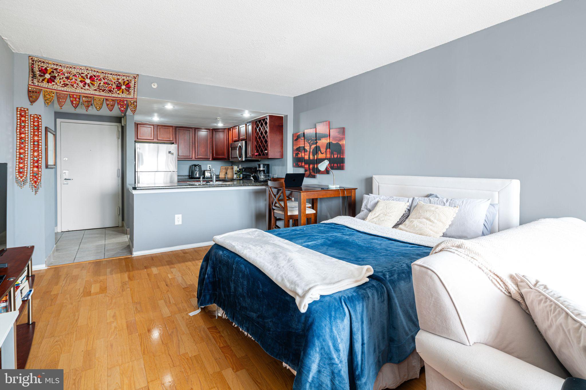 2001 Hamilton Street, Unit 1121 Philadelphia, PA 19130 - Photo 6 of 11