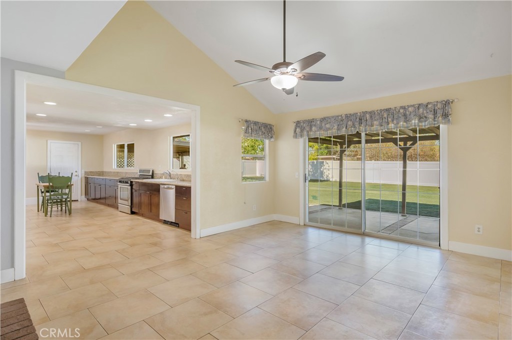 16810 Tava Lane Riverside, CA 92504 - Photo 7 of 33