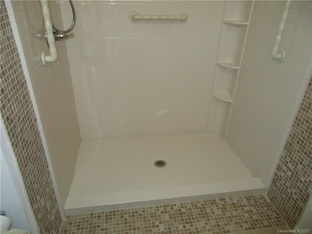 306 Springfield Court Fletcher, NC 28732 - Photo 20 of 35 Gallery Image 20