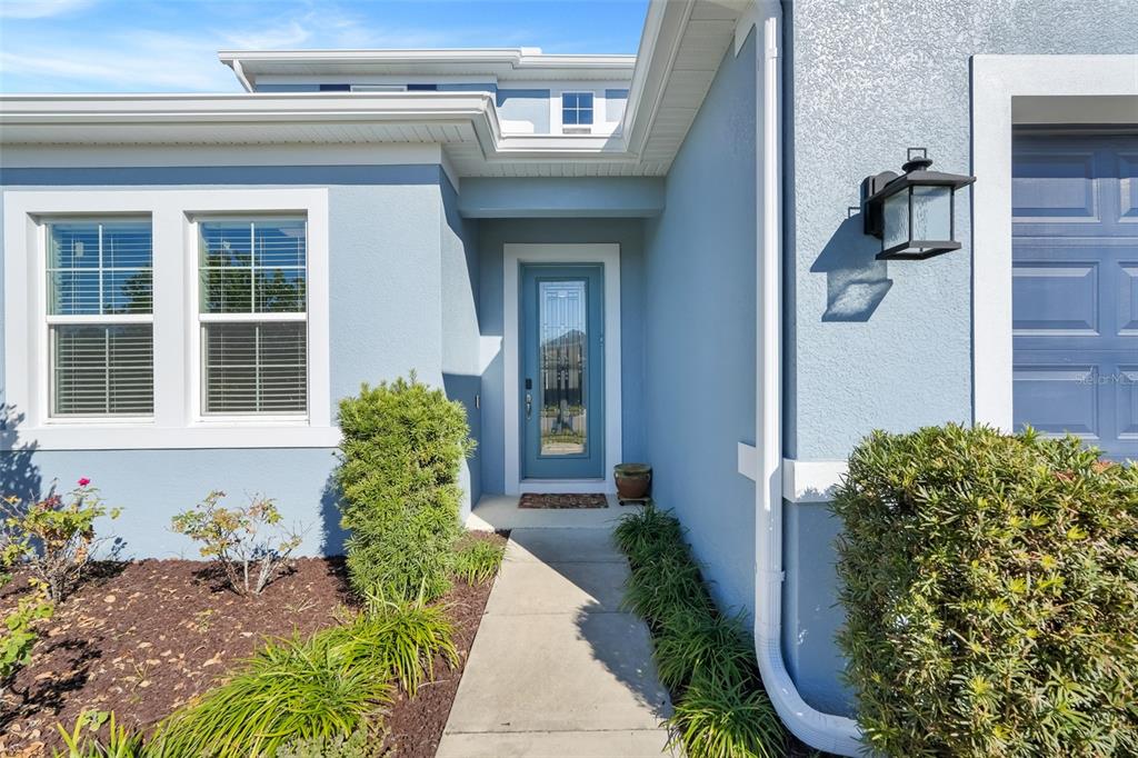 959 Maypole Drive Apopka, FL 32703 - Photo 2 of 44 a front view of a house