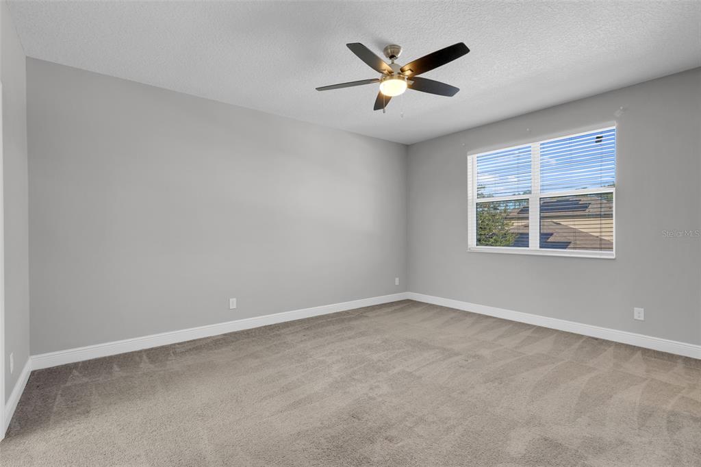 959 Maypole Drive Apopka, FL 32703 - Photo 22 of 44 an empty room with a window
