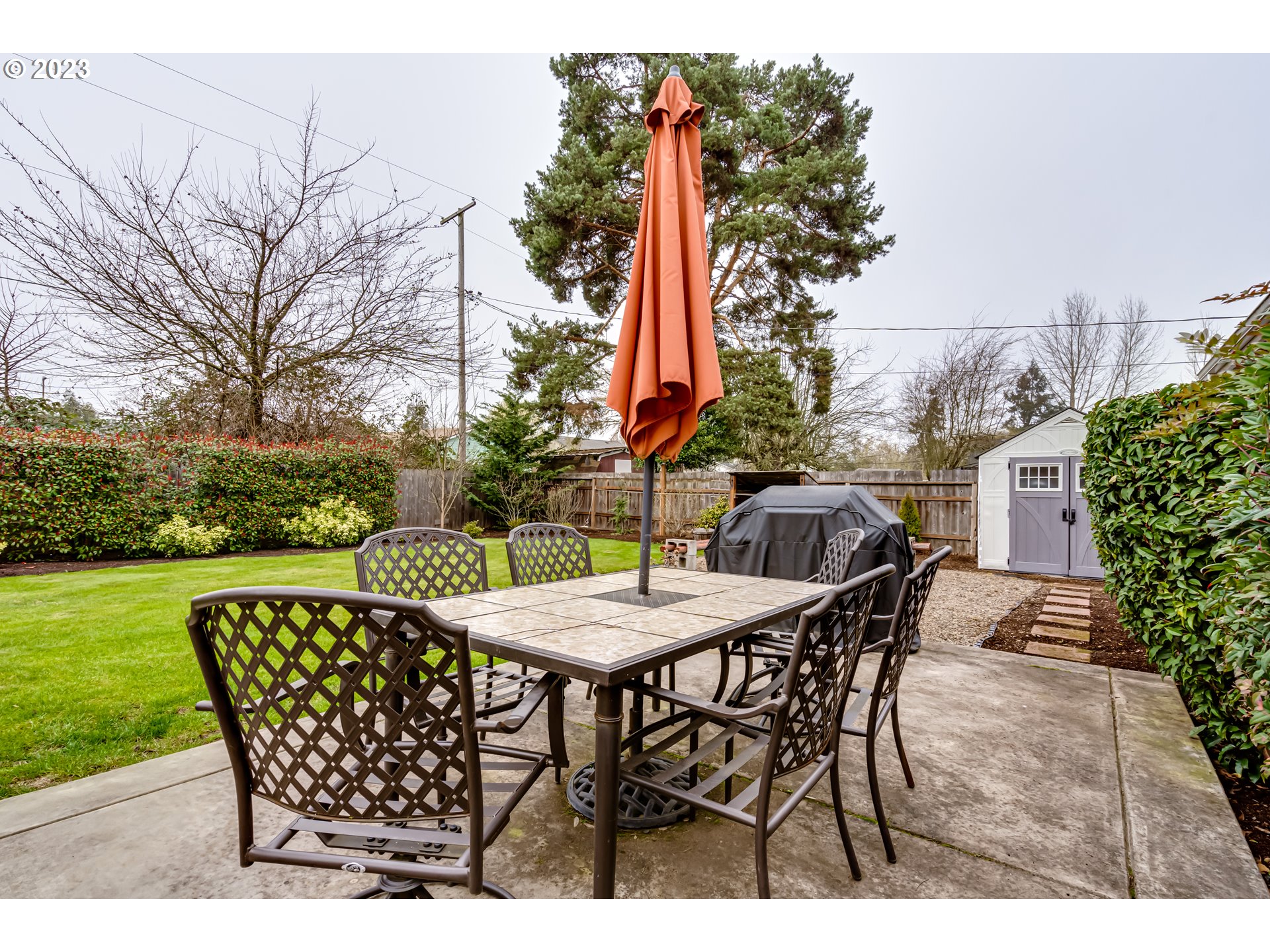 440 22nd Street Springfield, OR 97477 - Photo 28 of 31 a view of a backyard with furniture and garden