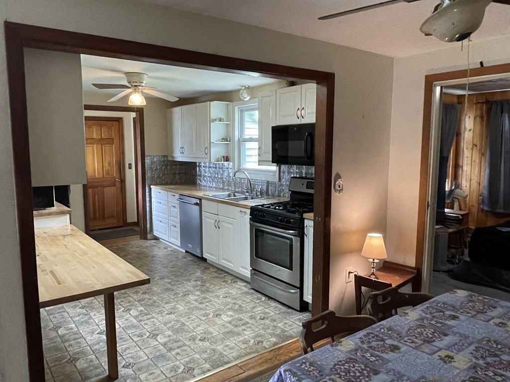 81 Dalton Road Chelmsford, MA 01824 - Photo 11 of 26 Gallery Image 11