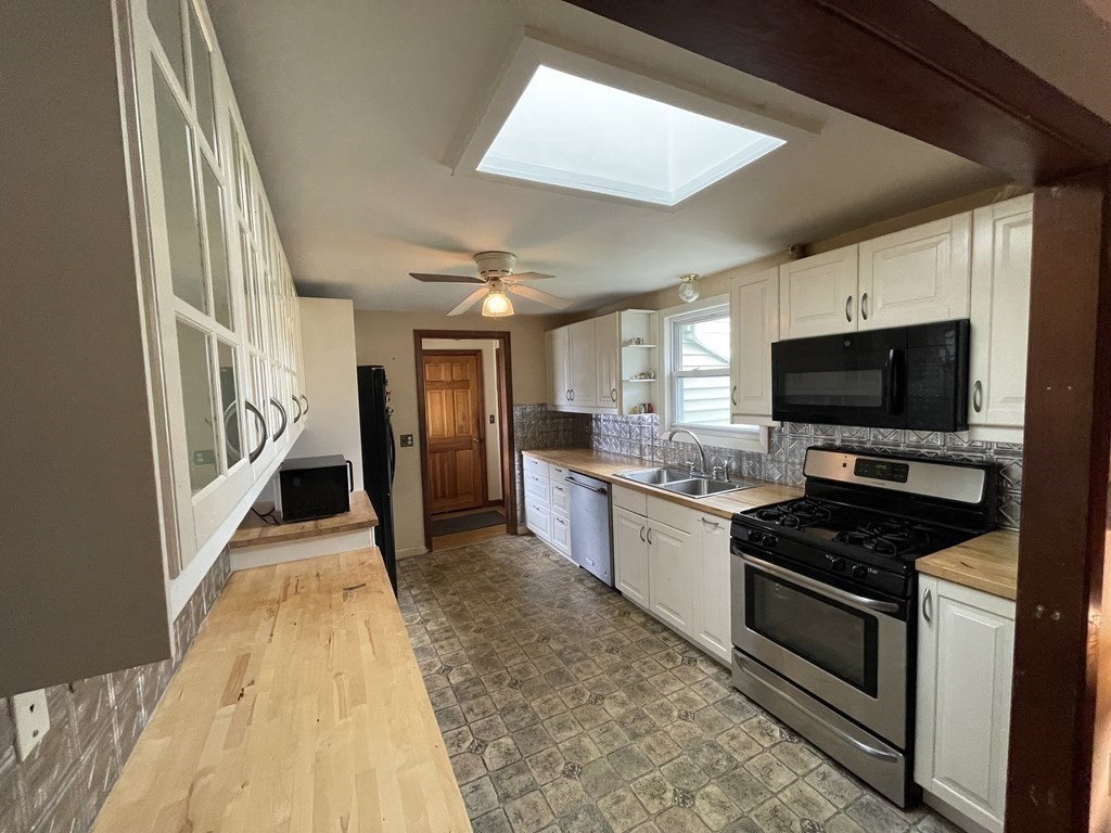 81 Dalton Road Chelmsford, MA 01824 - Photo 12 of 26 Gallery Image 12