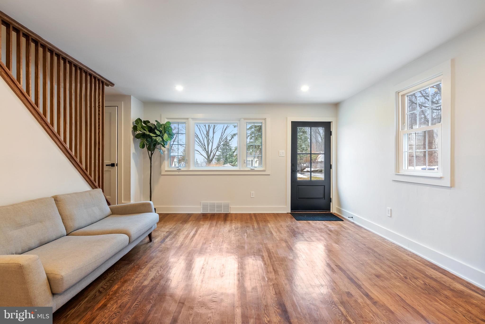 12 Longview Road Malvern, PA 19355 - Photo 8 of 44 Bright and inviting entryway with natural light.