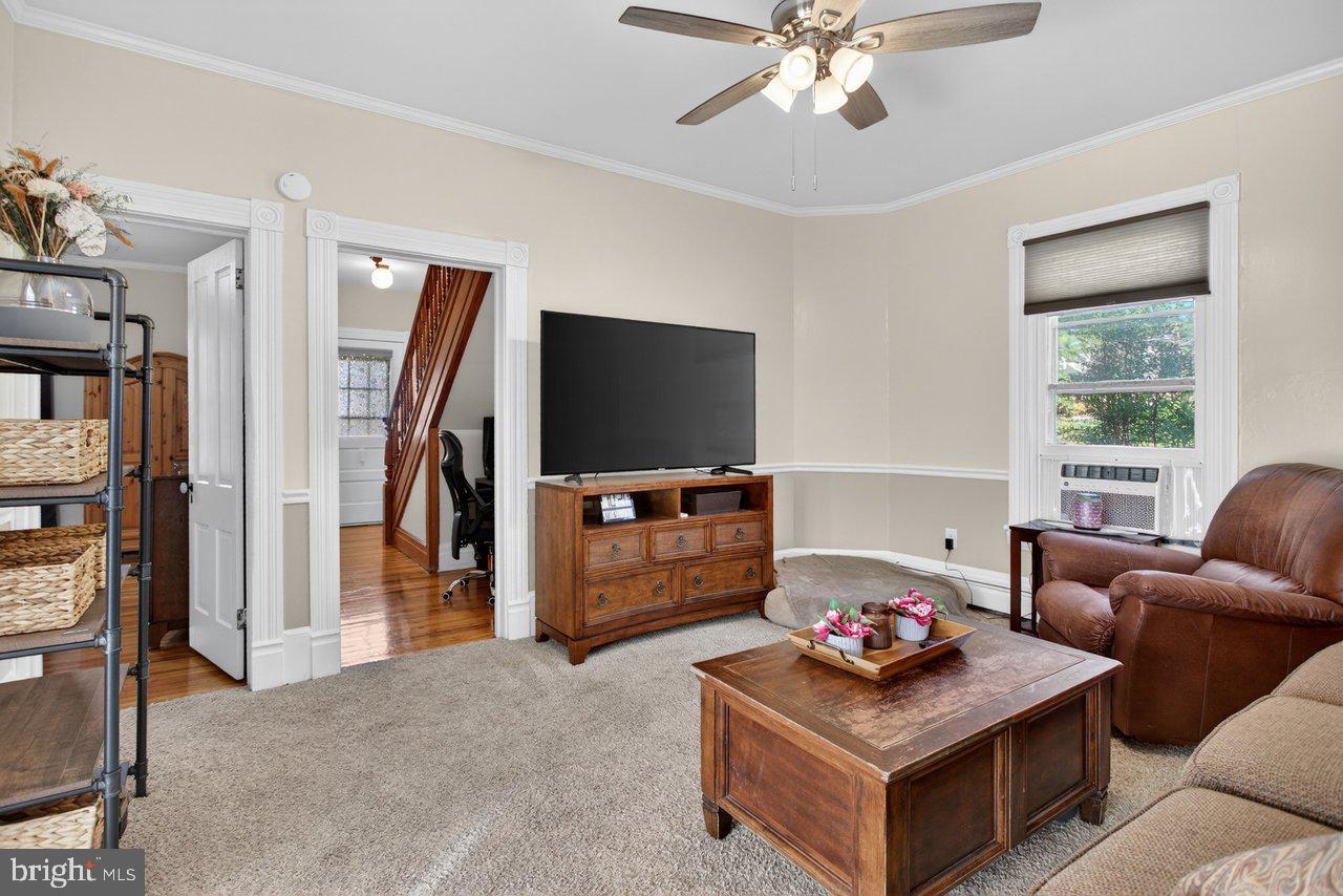 420 West Spring Street Woodstock, VA 22664 - Photo 12 of 67
