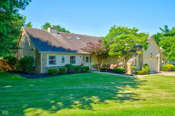 $425,000 | 633 Echo Circle, Greenwood, IN 46142
