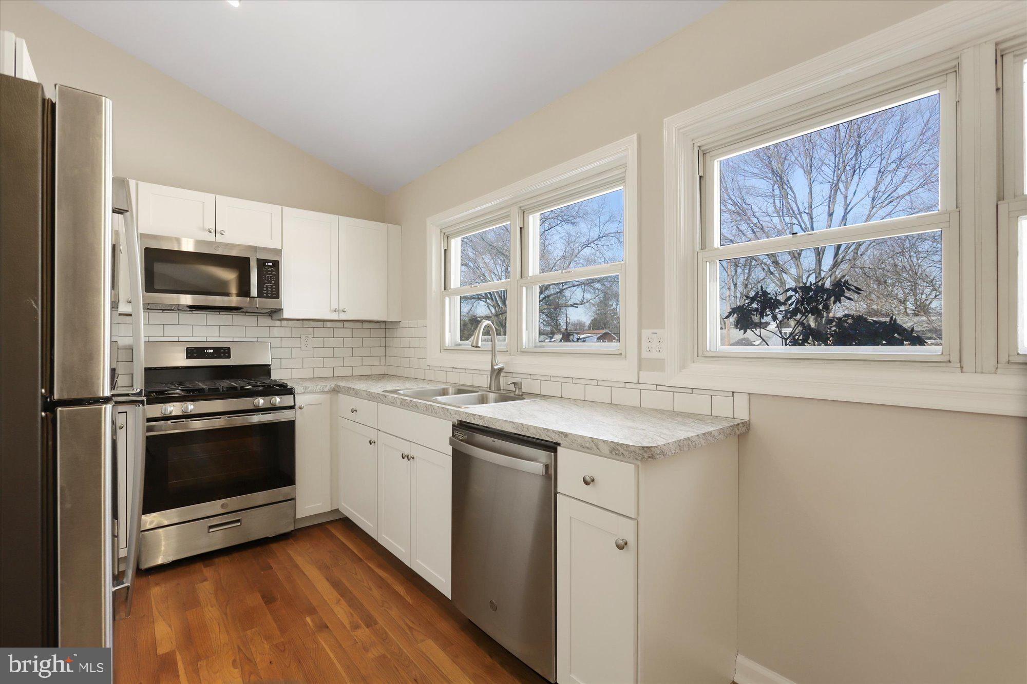 3205 Cloverfield Road Harrisburg, PA 17109 - Photo 9 of 30 Gallery Image 9