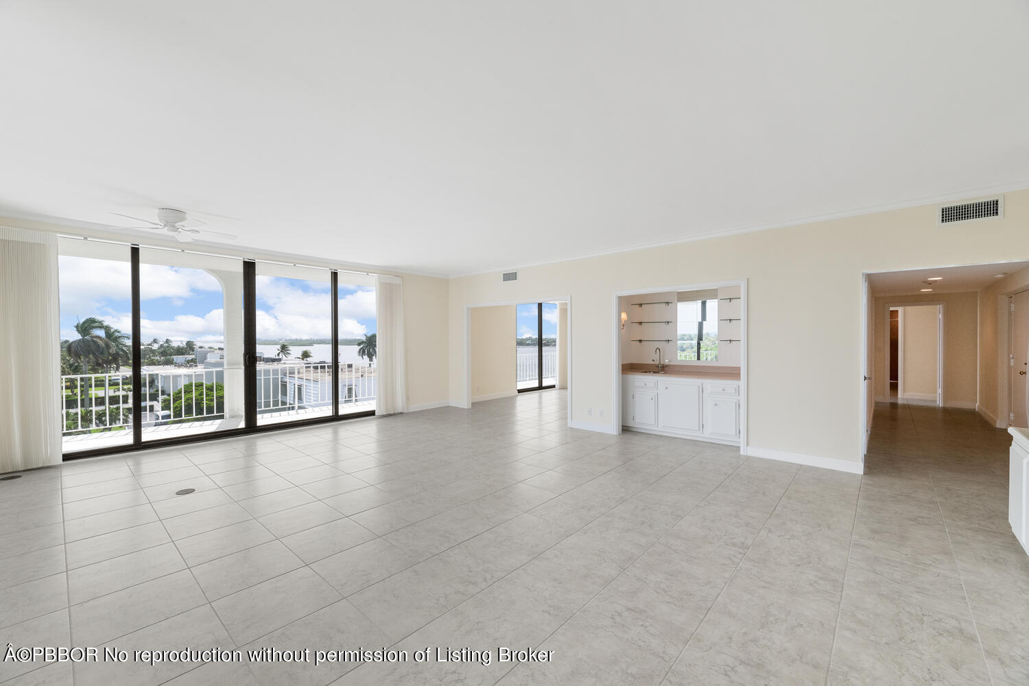 2150 Ibis Isle Road, Unit PH 4 Palm Beach, FL 33480 - Photo 3 of 34 2150 Ibis Isle Rd PH4 Palm-large-002-010