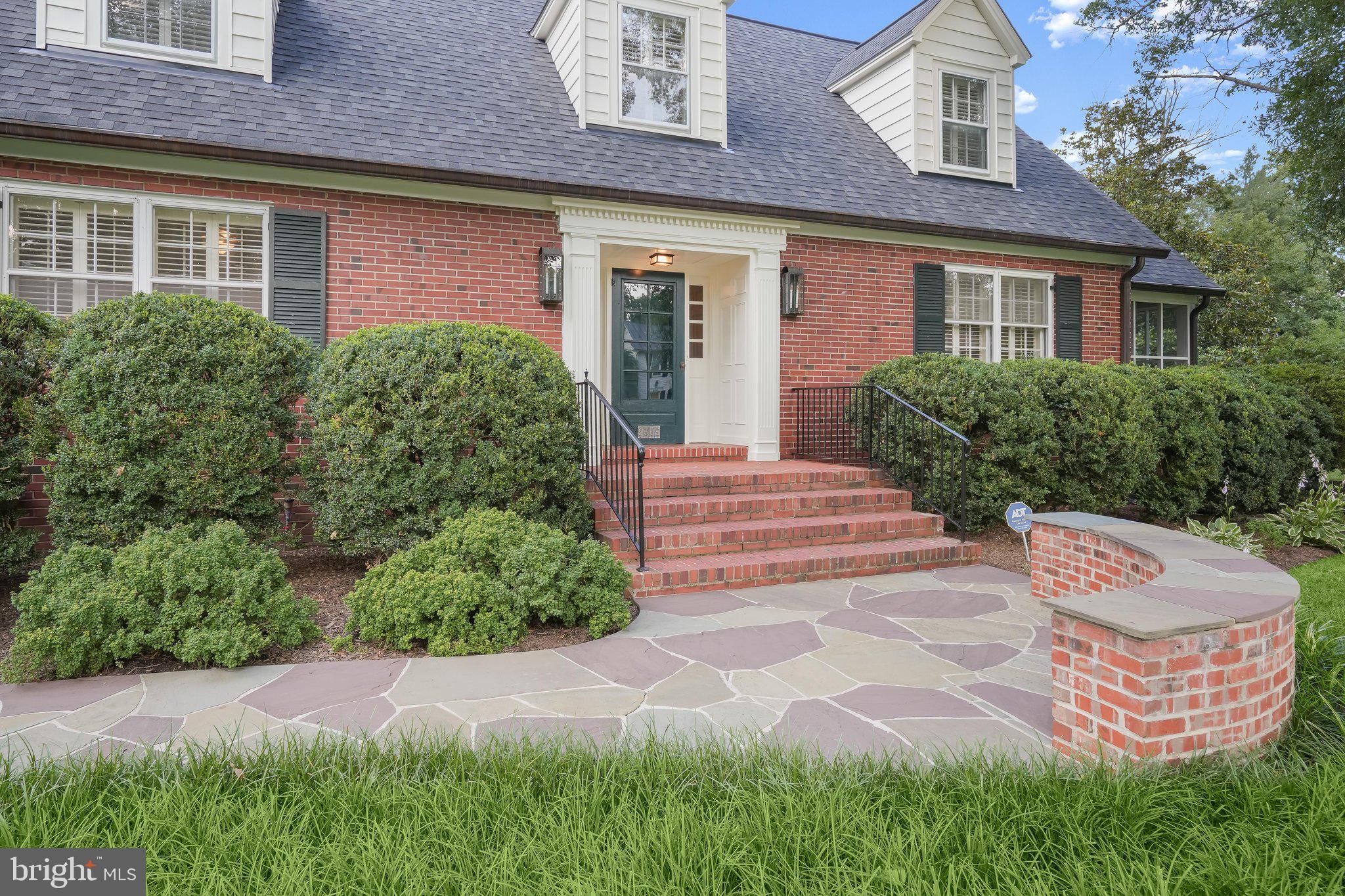 9305 Main Street Manassas, VA 20110 - Photo 4 of 86 Front Entrance