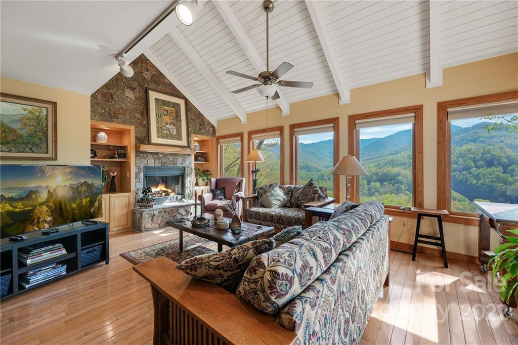 159 Sunset Ridge Whittier, NC 28789 - Photo 1 of 48 Gallery Image 1