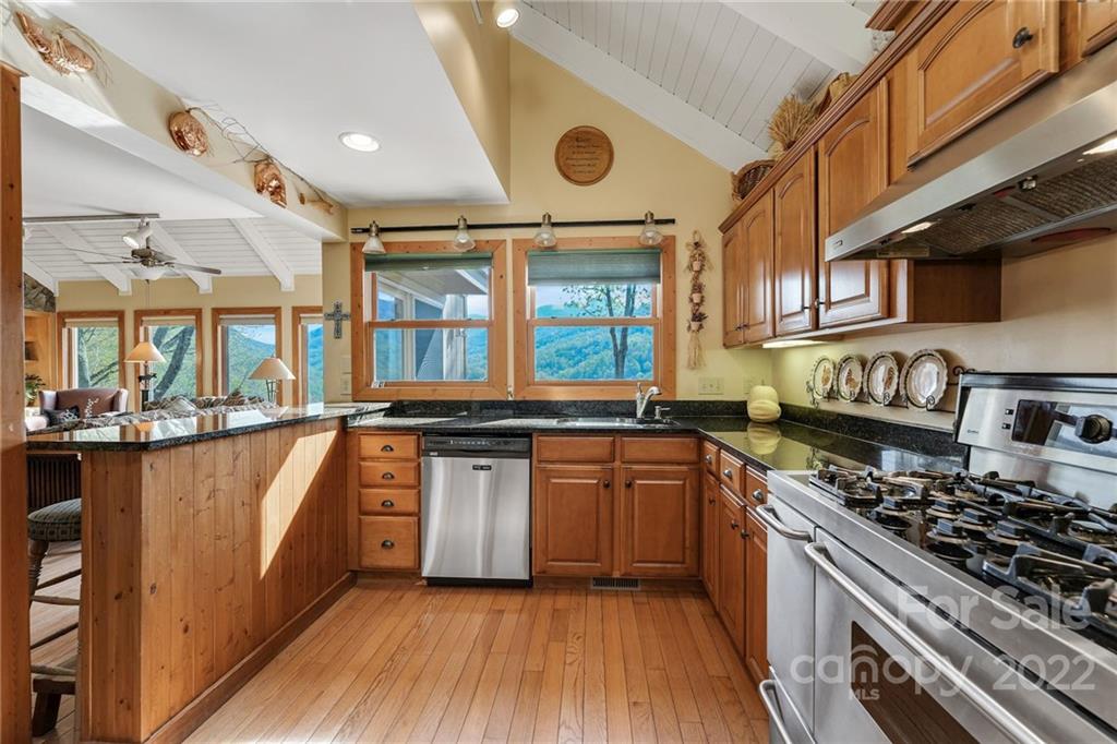 159 Sunset Ridge Whittier, NC 28789 - Photo 17 of 48 Gallery Image 17