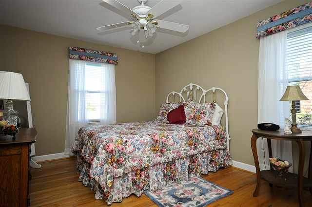 302 Mitchell Road Greenville, SC 29615 - Photo 17 of 25 Gallery Image 17