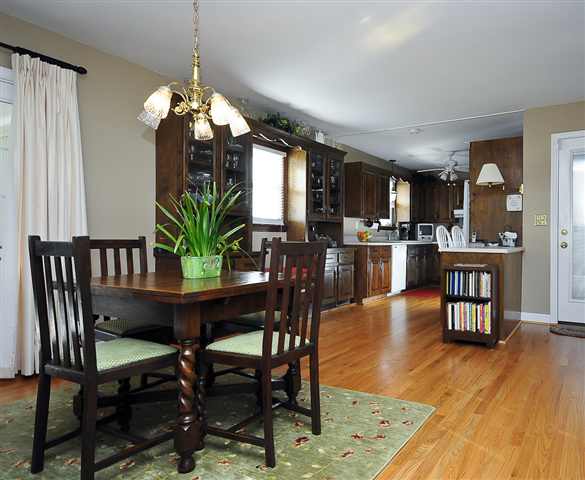 302 Mitchell Road Greenville, SC 29615 - Photo 4 of 25 Gallery Image 4
