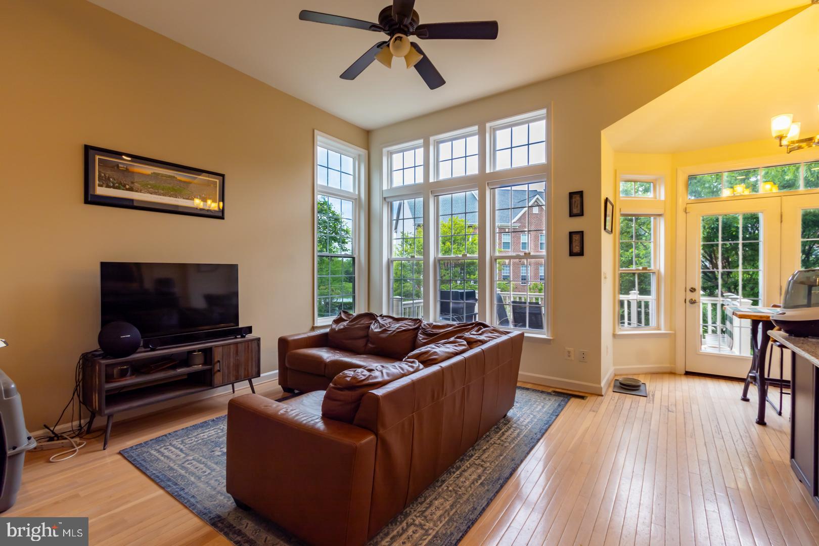12172 Tryton Way Reston, VA 20190 - Photo 3 of 15