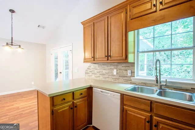 $1,985 | 2506 Venture Circle, Gainesville, GA 30506