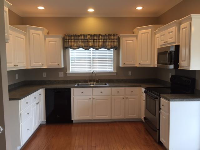 7696 Eagle Lake Road North Charleston, SC 29418 - Photo 9 of 36 Kitchen with Staggered Cabinets