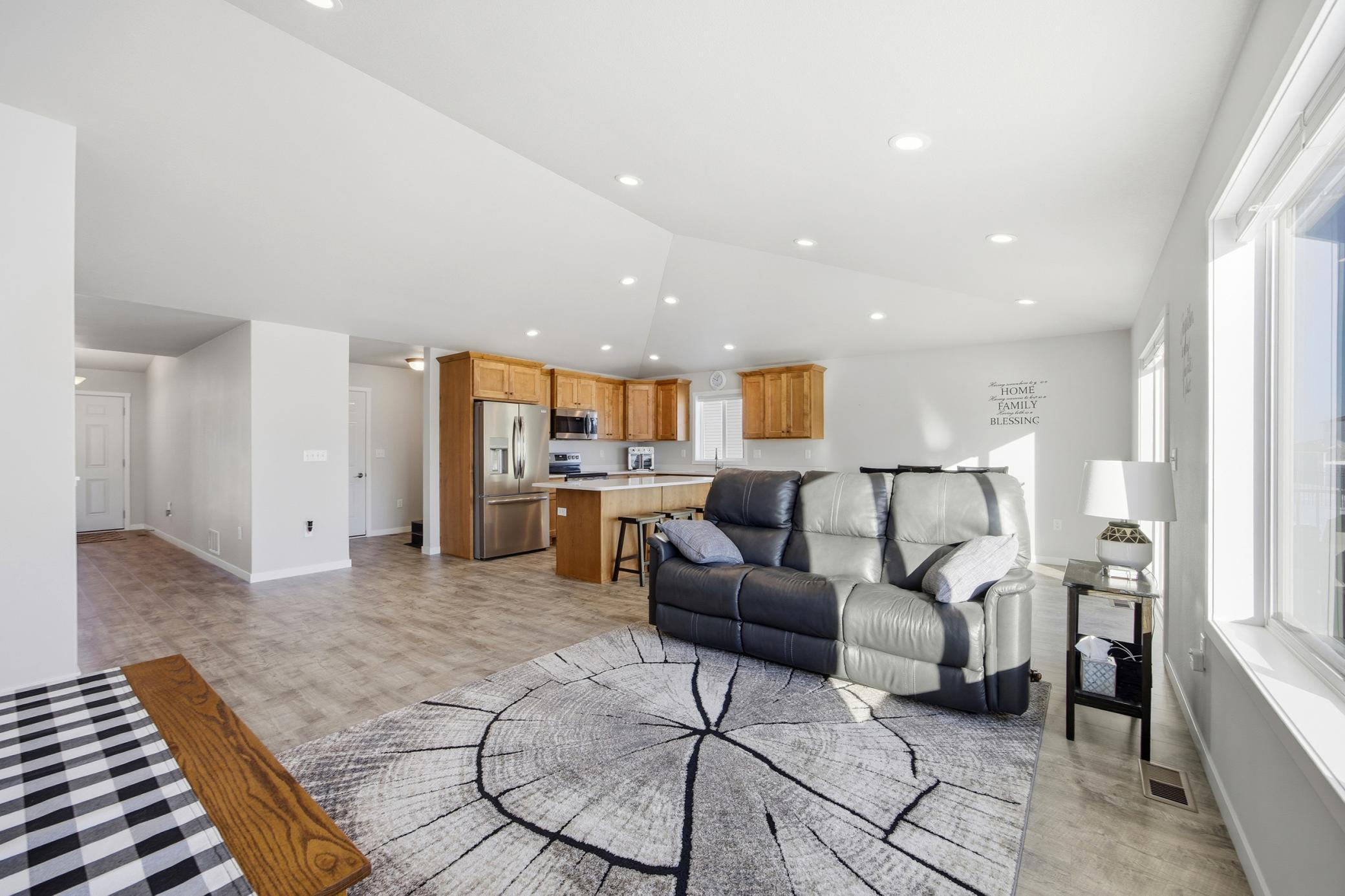 3724 49th Street South Fargo, ND 58104 - Photo 11 of 46