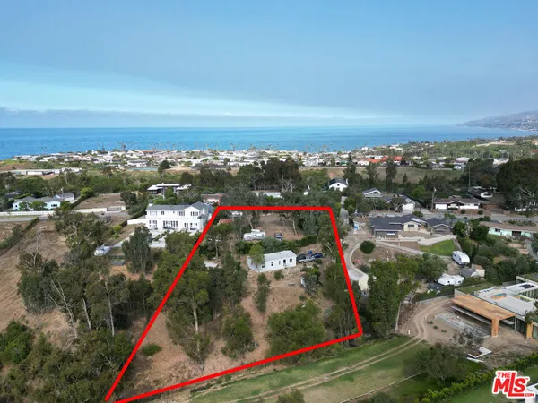 $1,900,000 | 6636 Wandermere Road, Malibu, CA 90265