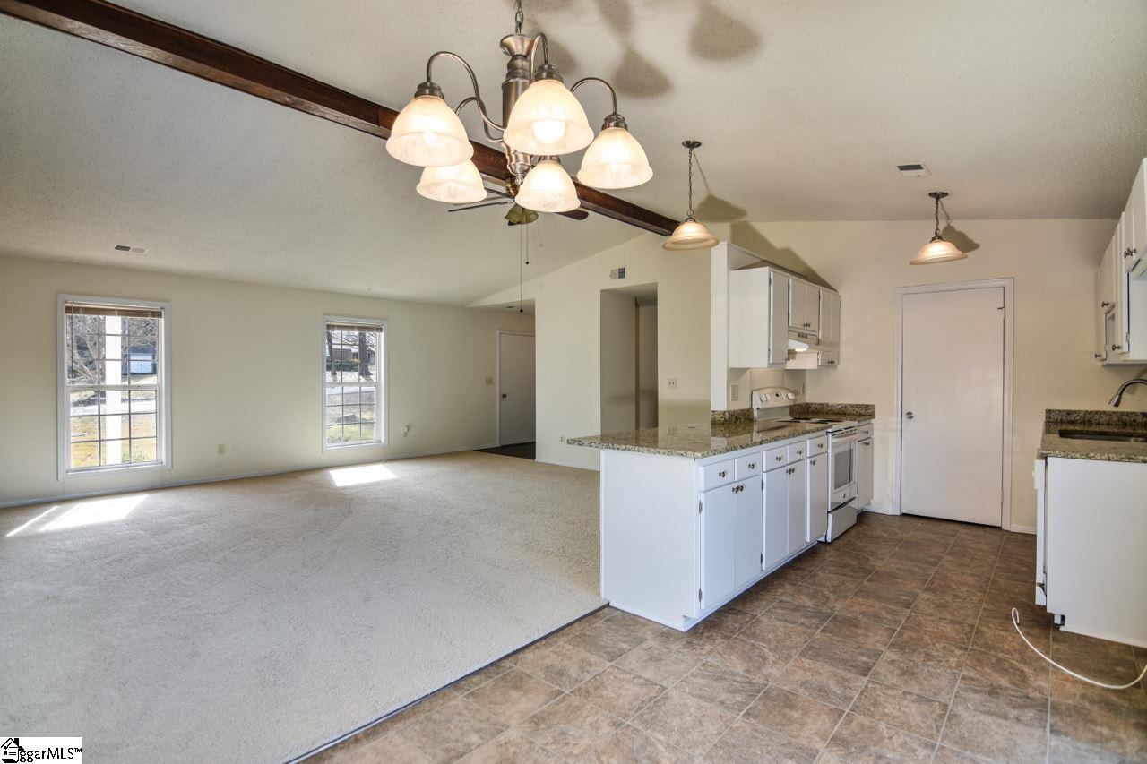 4 Paddock Drive Greer, SC 29650 - Photo 4 of 28 Gallery Image 4
