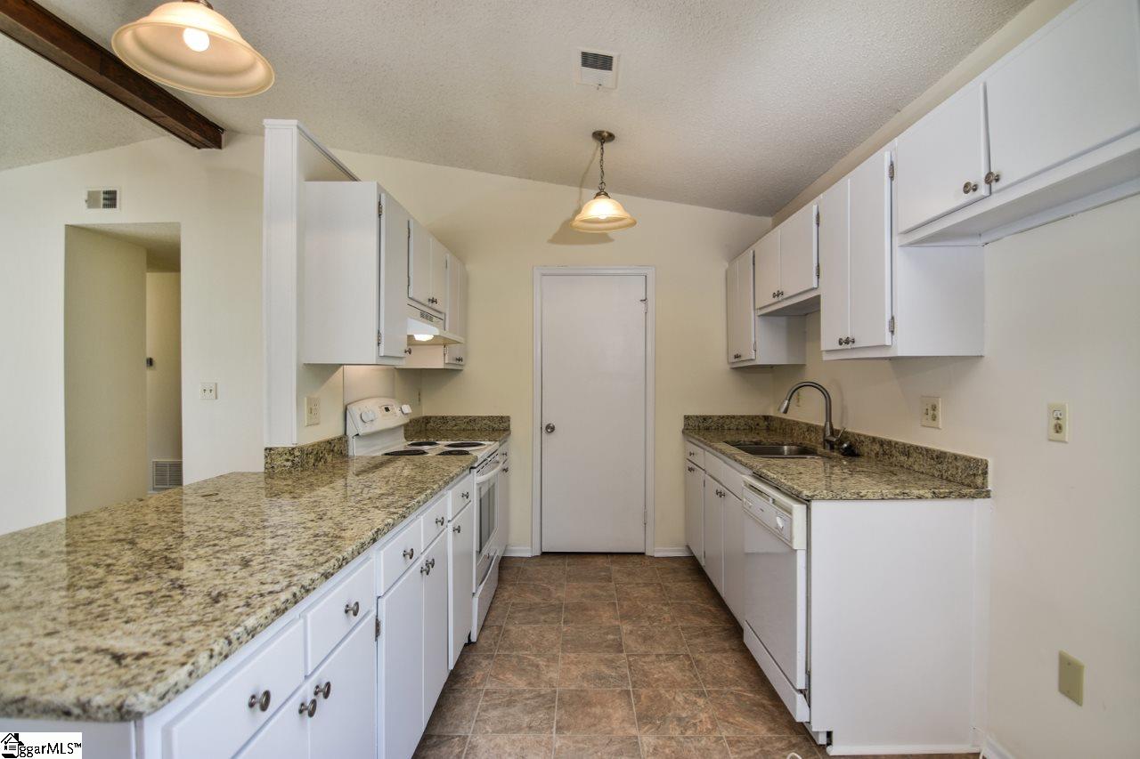 4 Paddock Drive Greer, SC 29650 - Photo 5 of 28 Gallery Image 5
