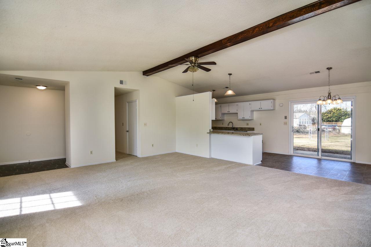 4 Paddock Drive Greer, SC 29650 - Photo 6 of 28 Gallery Image 6