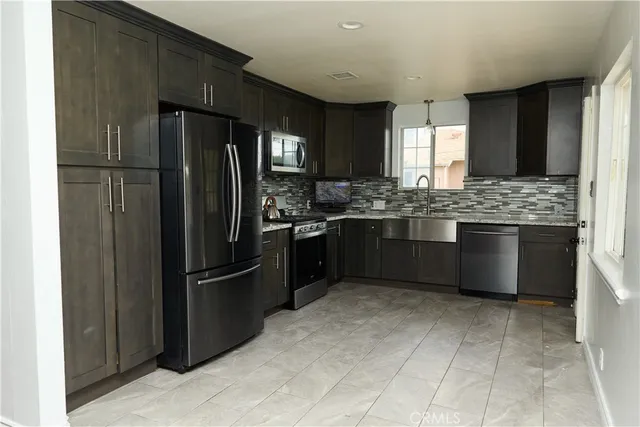 $595,000 | 958 East Flora Street, Ontario, CA 91764