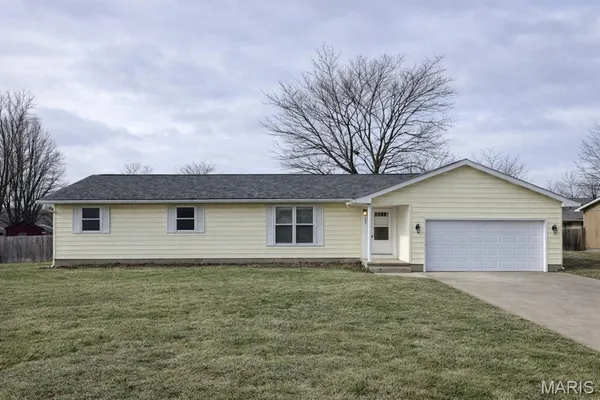 $160,000 | 505 Schroeder Drive, Salem, IL 62881
