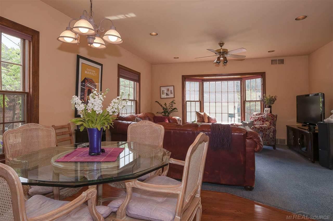 953 Lincoln Road Grosse Pointe, MI 48230 - Photo 11 of 32 31349669-10.JPG