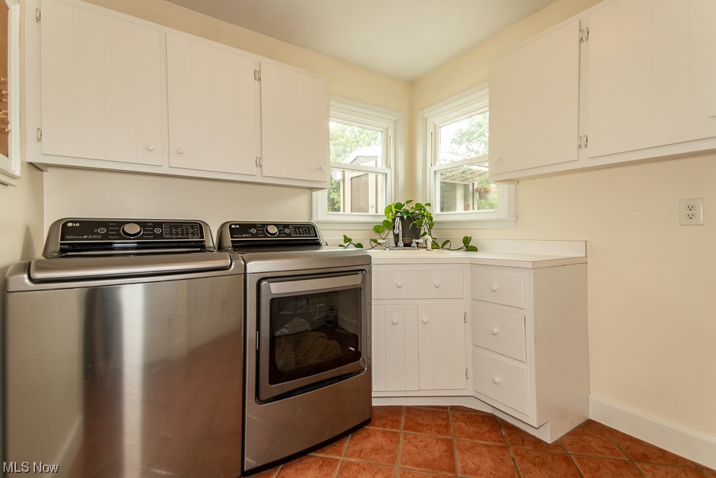 1540 Dock Road Madison, OH 44057 - Photo 27 of 34 Laundry area (Washer and Dryer not included)