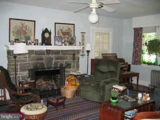 121 South Rolling Road Springfield, PA 19064 - Photo 3 of 6