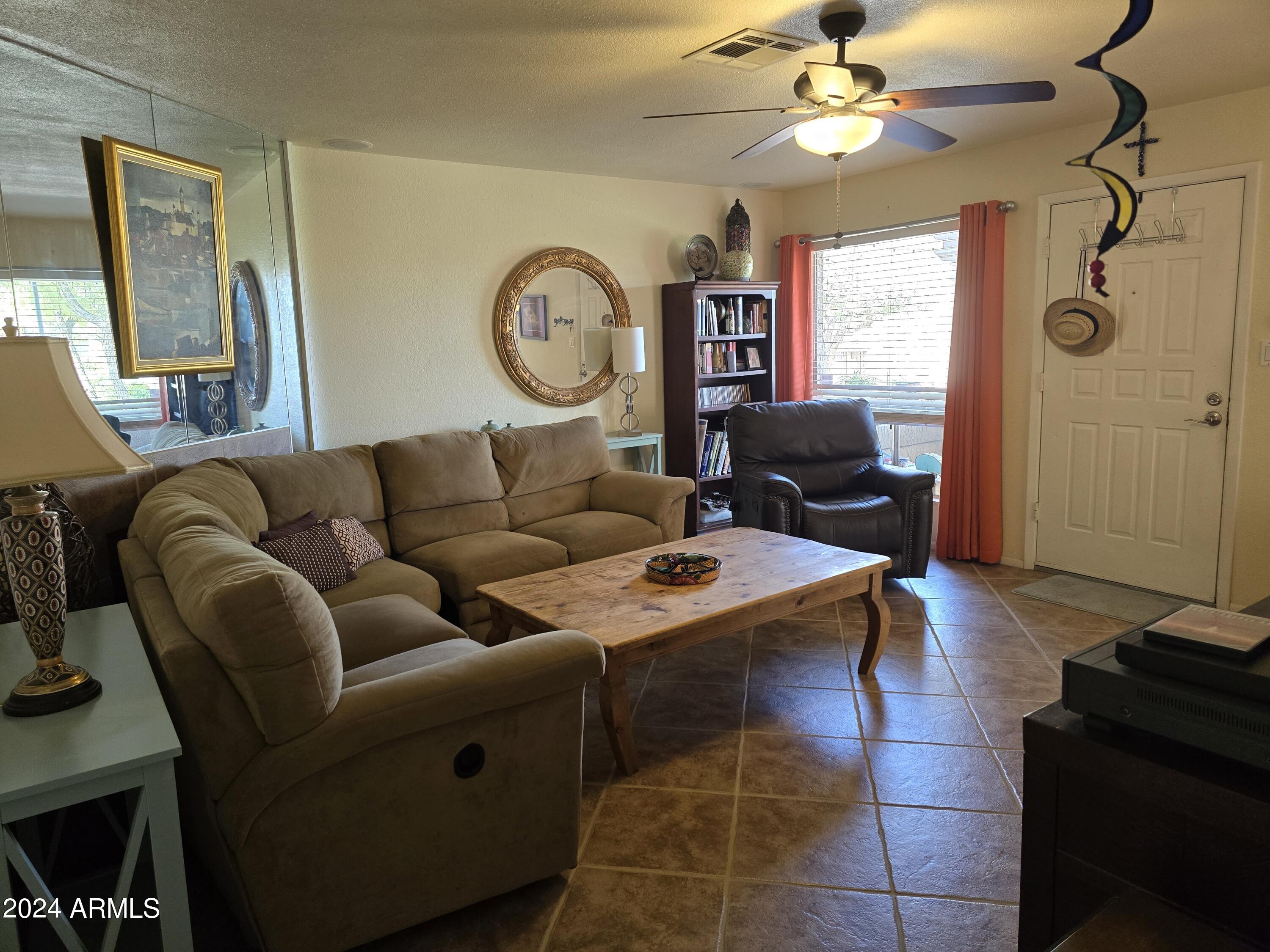 93 North Cooper Road, Unit 29 Chandler, AZ 85225 - Photo 3 of 15 Great room