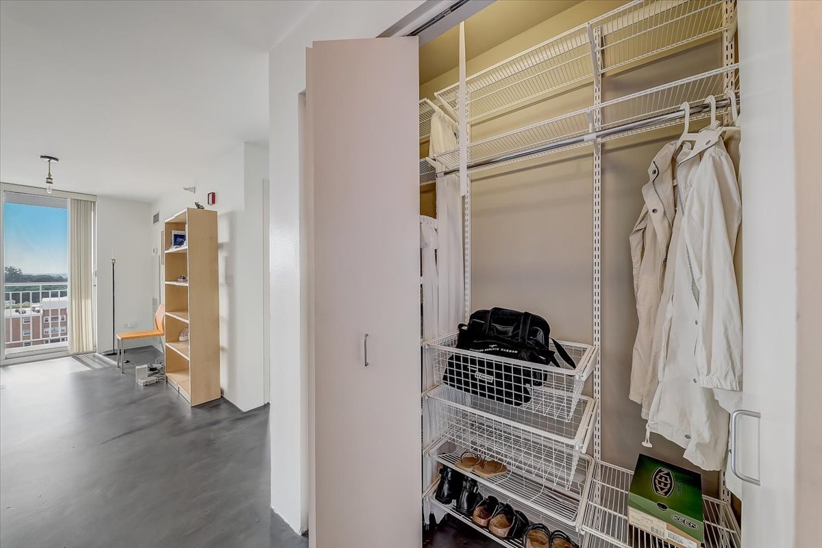 1640 Maple Avenue, Unit 904 Evanston, IL 60201 - Photo 19 of 27 Gallery Image 19