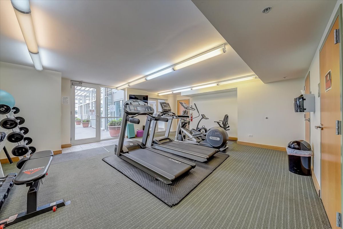 1640 Maple Avenue, Unit 904 Evanston, IL 60201 - Photo 21 of 27 Gallery Image 21