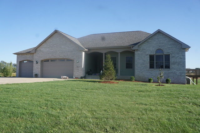 511 Rock Island Road Dixon, IL 61021 - Photo 1 of 15