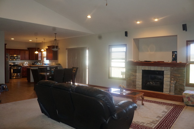 511 Rock Island Road Dixon, IL 61021 - Photo 2 of 15