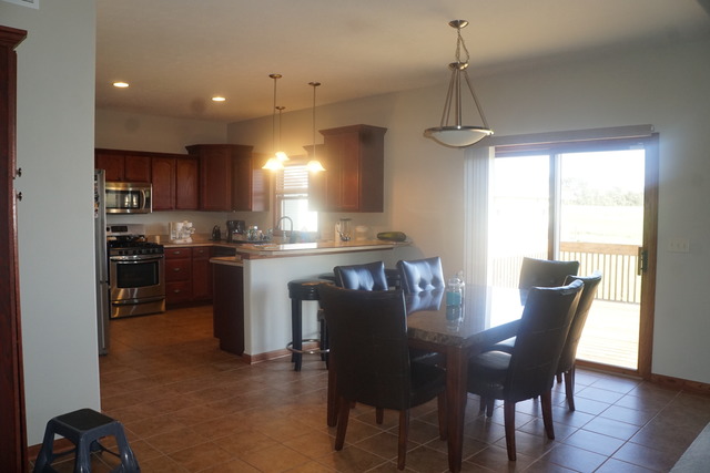511 Rock Island Road Dixon, IL 61021 - Photo 4 of 15