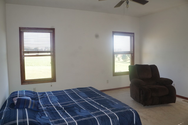511 Rock Island Road Dixon, IL 61021 - Photo 6 of 15