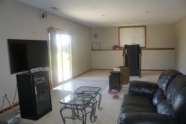 511 Rock Island Road Dixon, IL 61021 - Photo 10 of 15