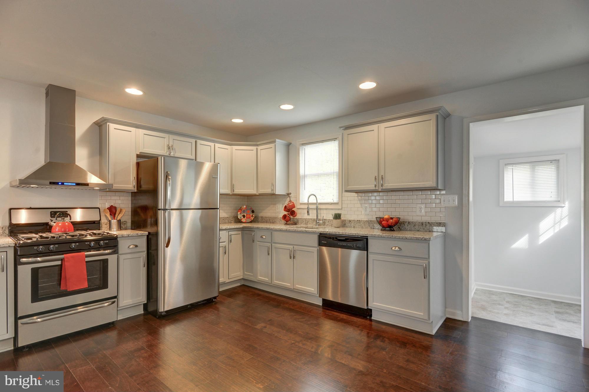12038 Philadelphia Road Kingsville, MD 21087 - Photo 16 of 29 Kitchen