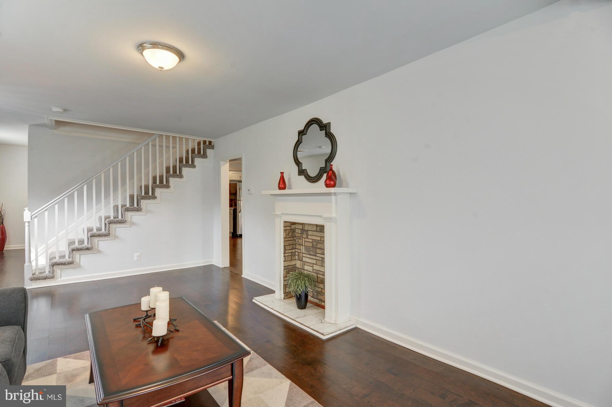 12038 Philadelphia Road Kingsville, MD 21087 - Photo 9 of 29 Living Room