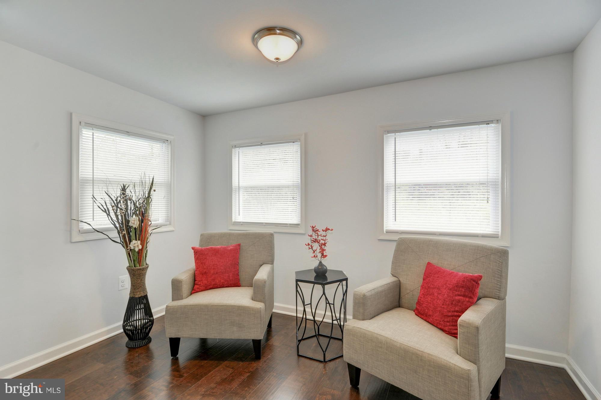 12038 Philadelphia Road Kingsville, MD 21087 - Photo 10 of 29 Living Room
